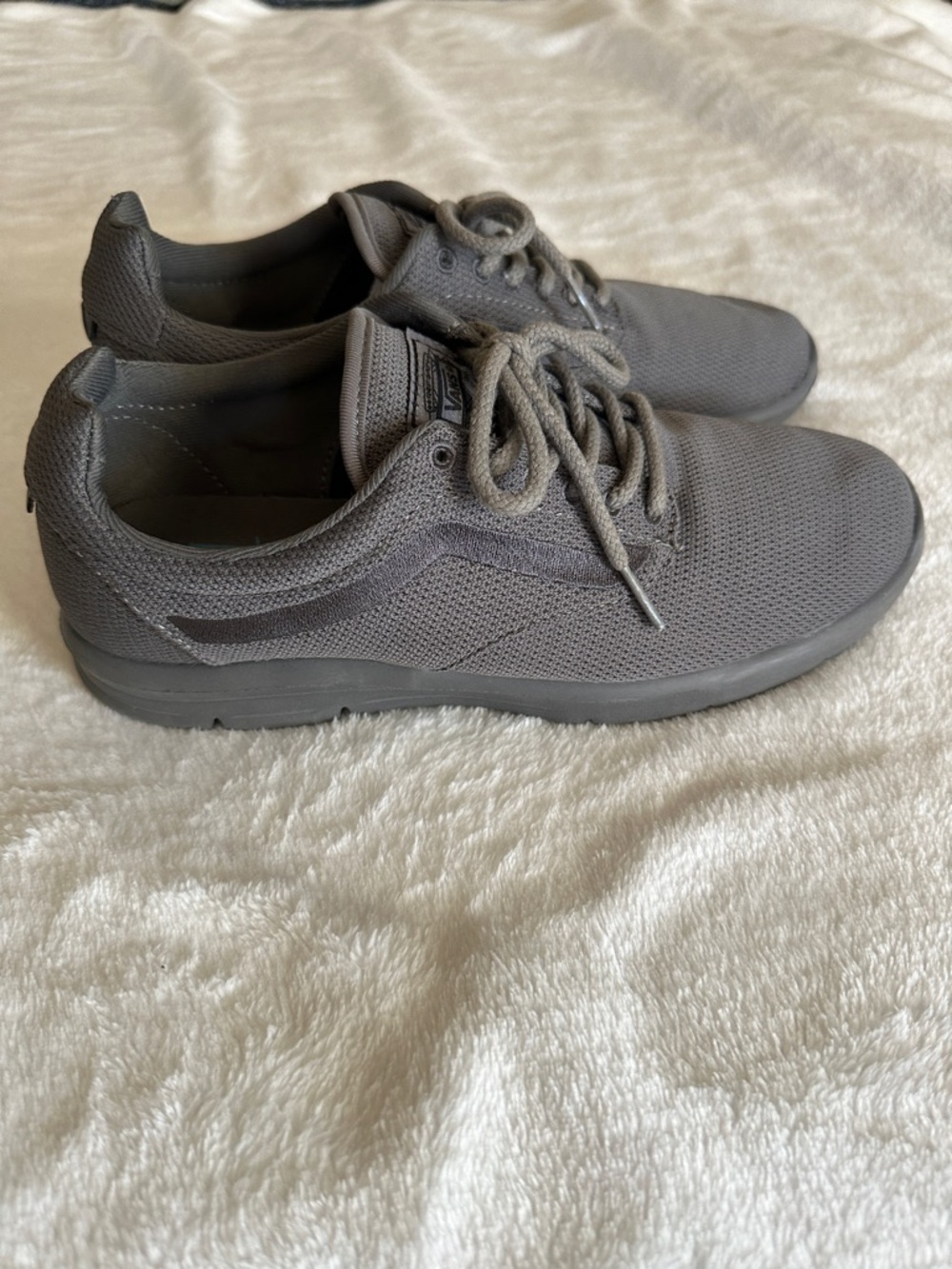 Vans Men's Low-Top ISO Mesh Sneakers - Gray